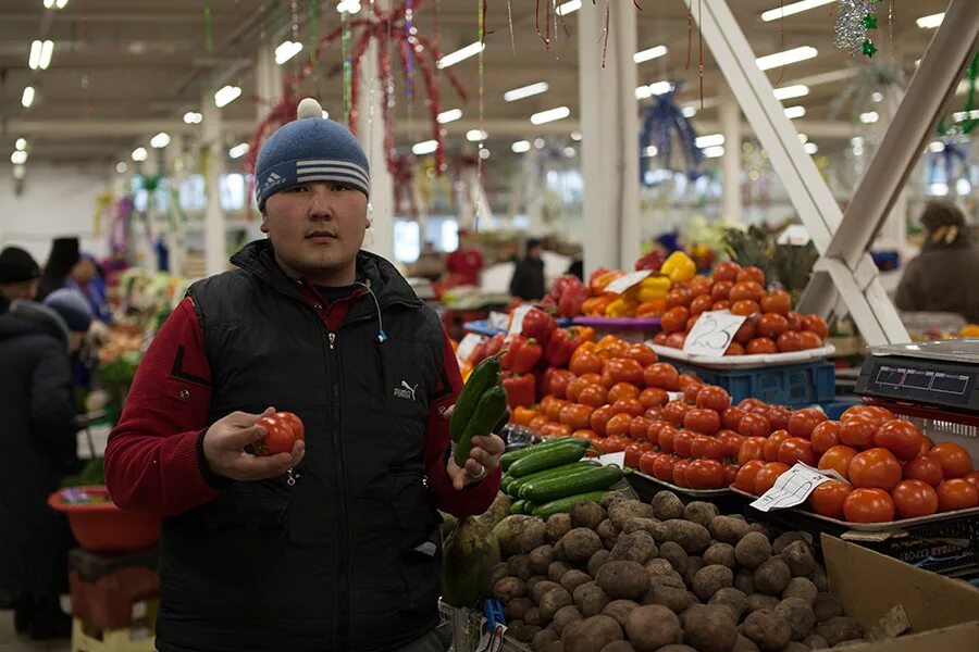 Работают ли сейчас рынки. Хилокский рынок Новосибирск. Новосибирск Хилокская улица 9а Хилокский рынок. Центральный рынок Новосибирск открытый. Большой рынок в Новосибирске.