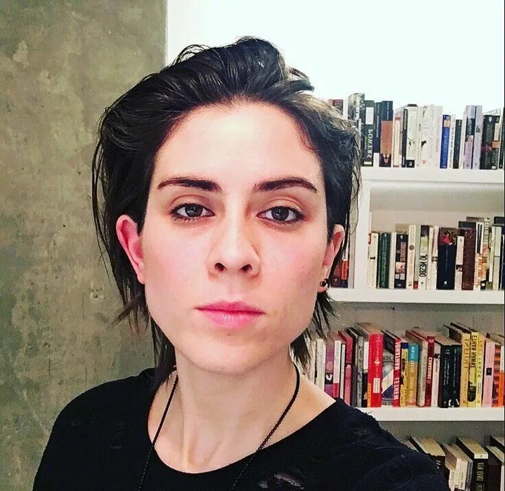 Sarah cute. Tegan and Sara. Tegan r Quin. Tegan Jovanka. Теган Хиггинботэм.