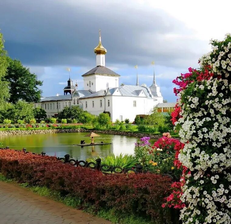 Свято-Введенский Толгский женский монастырь. Толгский монастырь Ярославль. Ансамбль Толгского монастыря Ярославль. Толгский монастырь достопримечательности Ярославля.