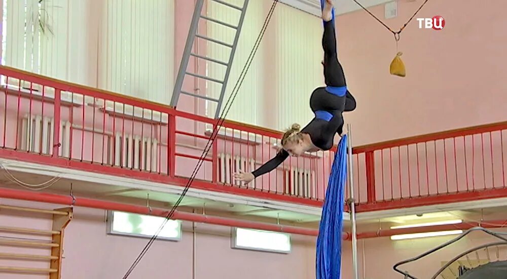 Что сдавать в цирковое. Цирковое училище в санкт-петербурге. Цирковое училище в нижнем новгороде. Эквилибристика на проволоке. Трюки в цирке.