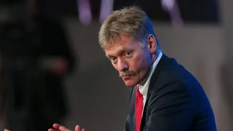 Песков остается