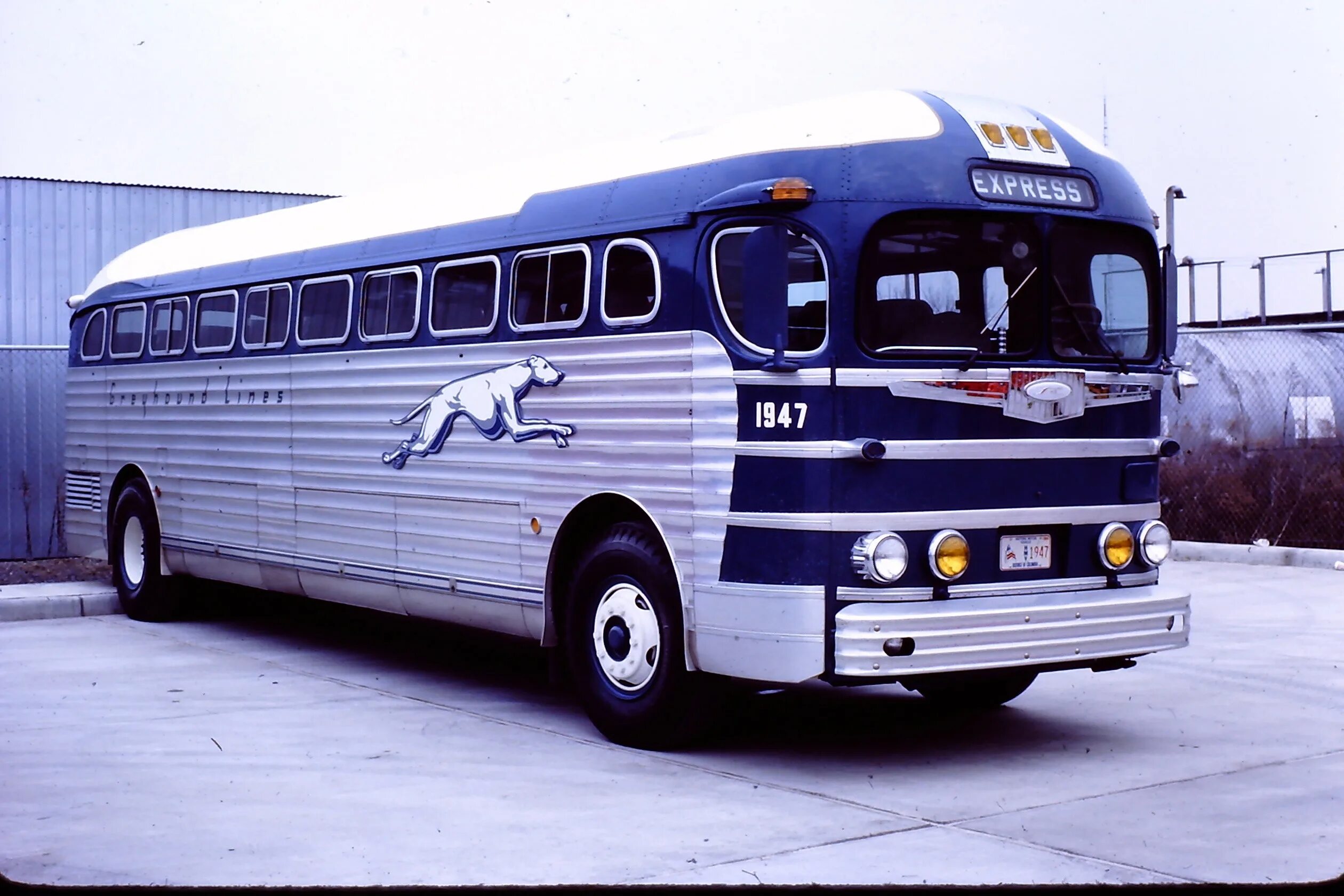 Старые бассы. Грейхаунд Bus. Greyhound автобус. GM PD-4104. GMC Silversides Greyhound.