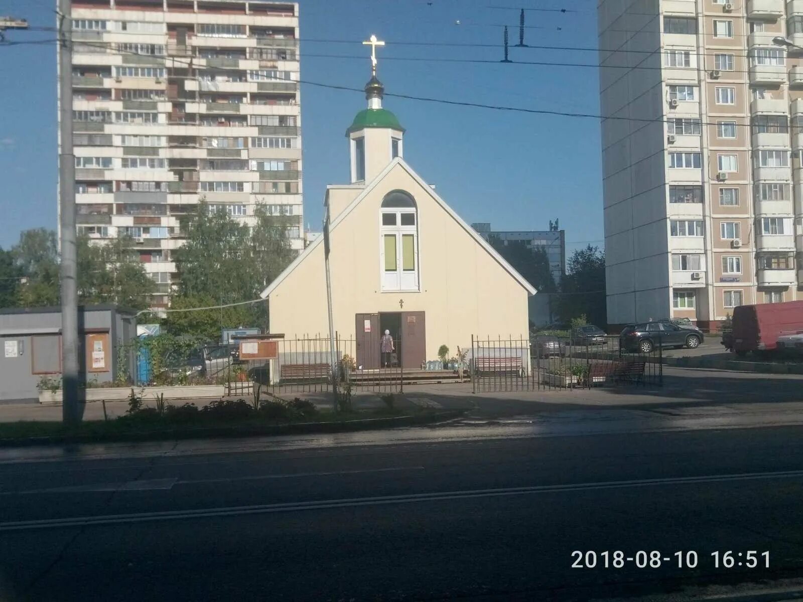 Храм на 3 парковой улице. Храм площадь виторио кодовильо. Церковь на парковой. Церковь на парковой. Храм на сиреневом бульваре и 7 парковой.