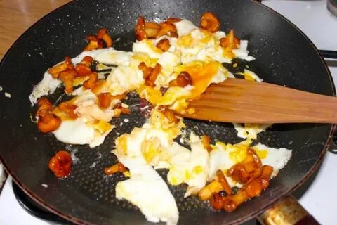 Лисички с яйцом