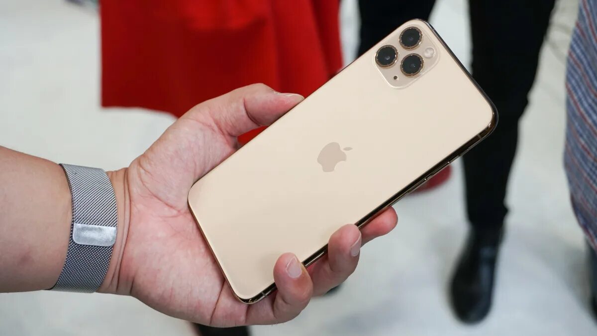 Золотой айфон 11 про. Iphone 11 Pro Max. Iphone 11 Pro Max Gold. Apple iphone 11 Pro золотой. Iphone 14 Pro Max.