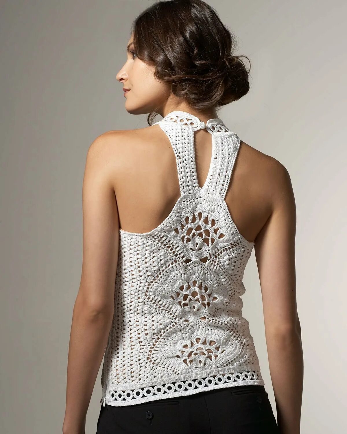 Вязаный топ. Женский топ крючком. Ажурный летний топ. Вязаный летний топ. Вязаные майки на лето.