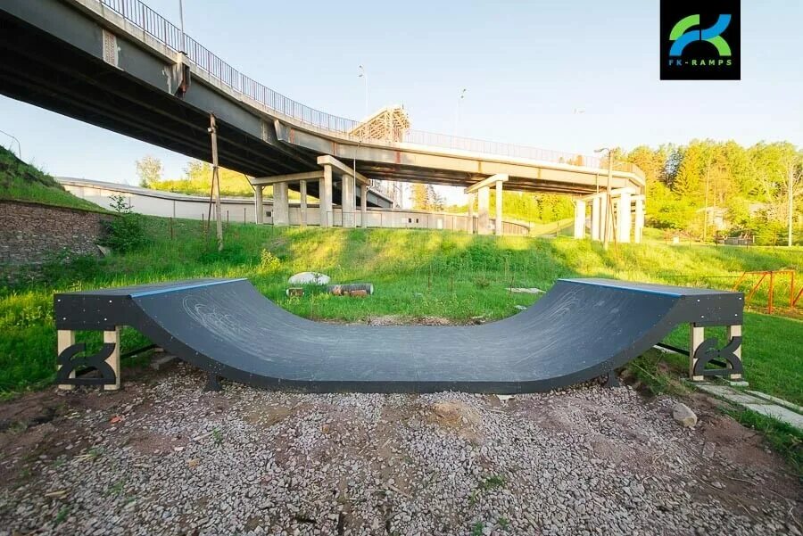 Мини кикер рампа. Рампа скейтпарк. Минирампа для дачи. Домашнее рампы. Рампа скейтпарк.