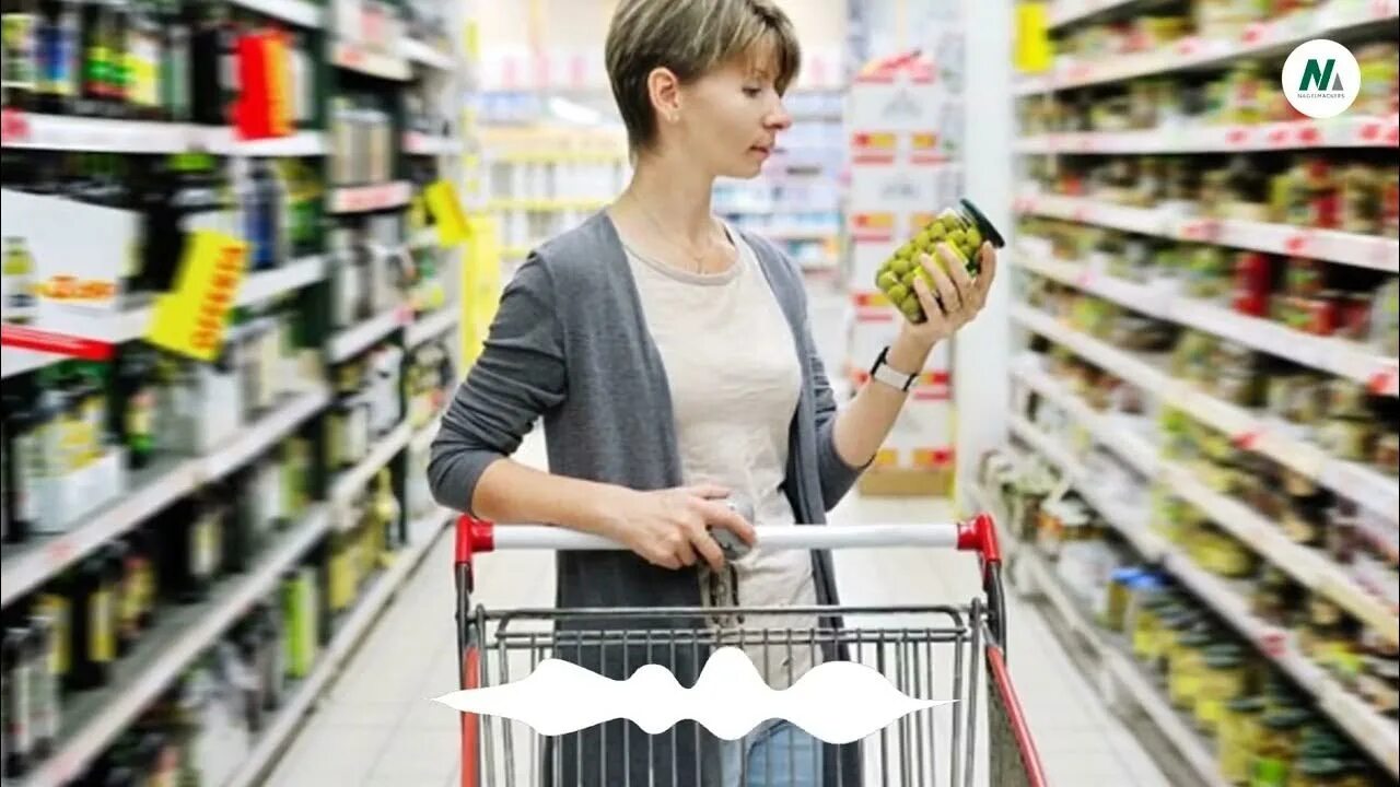 Как можно продать товар. Хлопья в магазине. Считают товар в магазине это. Человек на кассе. Какой товар считается некачественным.