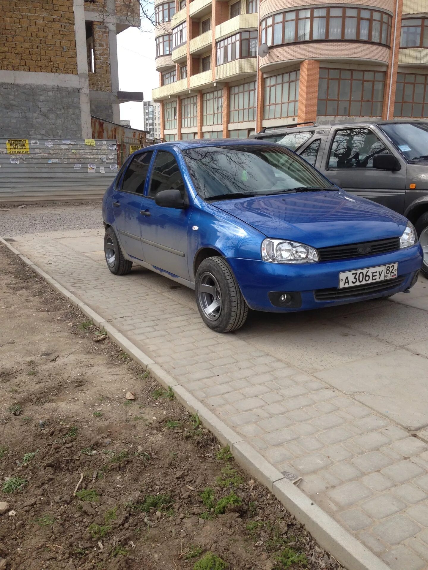 Калина на 13 колпаках. Калина универсал r13. 185/70 r14 калина. Калина 1 седан. Колпаки r13 калина.