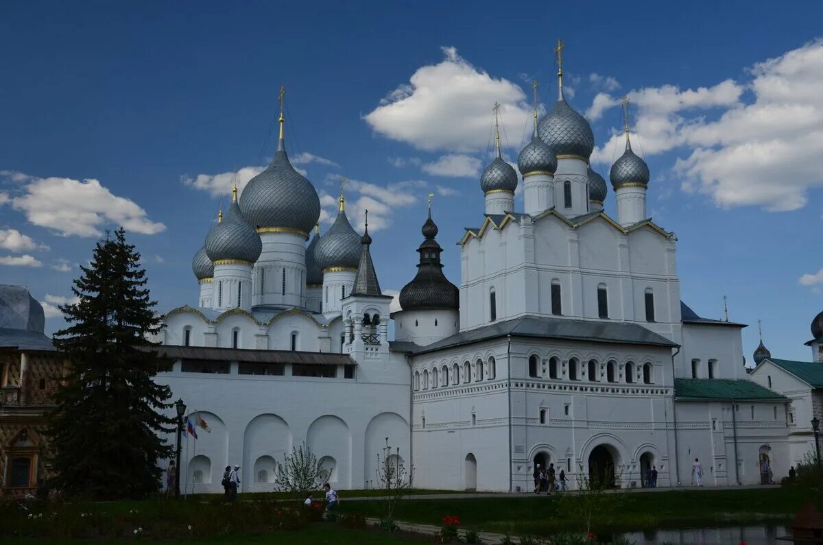 Самый древний город в золотом кольце. Сергиев Посад достопримечательности золотого кольца. Ярославский Кремль Ярославль. Сергиев Посад золотое кольцо. Суздаль золотое кольцо России достопримечательности.