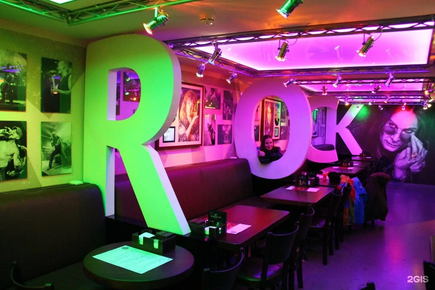 Рок кафе в санкт петербурге. Rockstar cafe, санкт-петербург. рок стар кафе спб. rockstar cafe большая морская улица 6. кафе rockstar спб.