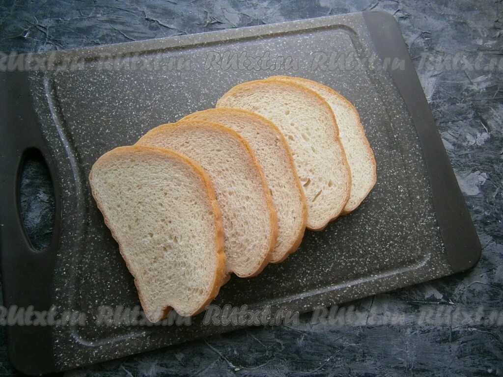 Батон творожный колос. Ленивая ватрушка с творогом в духовке. Батон творожный. Творожный батон в магазине. Тост с творогом.