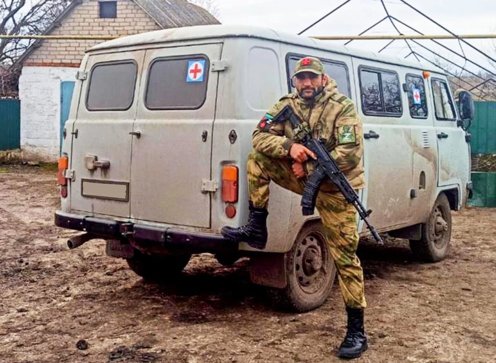 Спас десятки жизней. Магомедов Шарудин Магомедович. Фото с передовой сво 2023. Фото гуманитарки машины УАЗ на сво. Магомед электрик Дагестан.