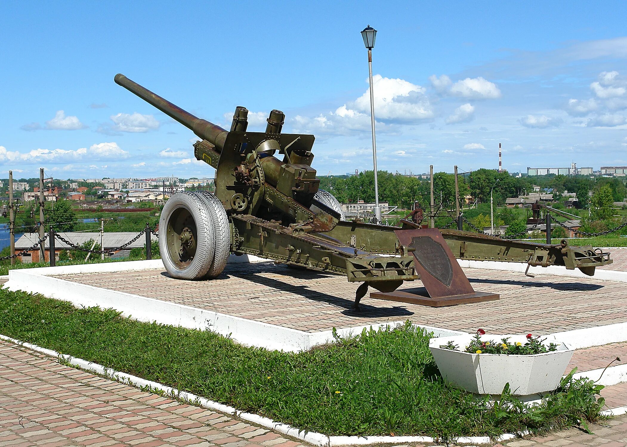 Китайская 11 ствольная пушка. Парк победы воткинск. Царь-пушка достопримечательности москвы. Город орудий. Мемориал «передний край обороны ленинграда».