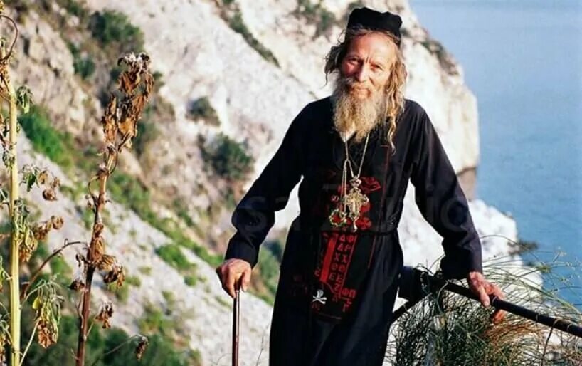 Провидец отец. Провидец отец. Архимандрит наум байбородин лавра. Схимонах михаил валаам. Старец иоанникий ефименко.