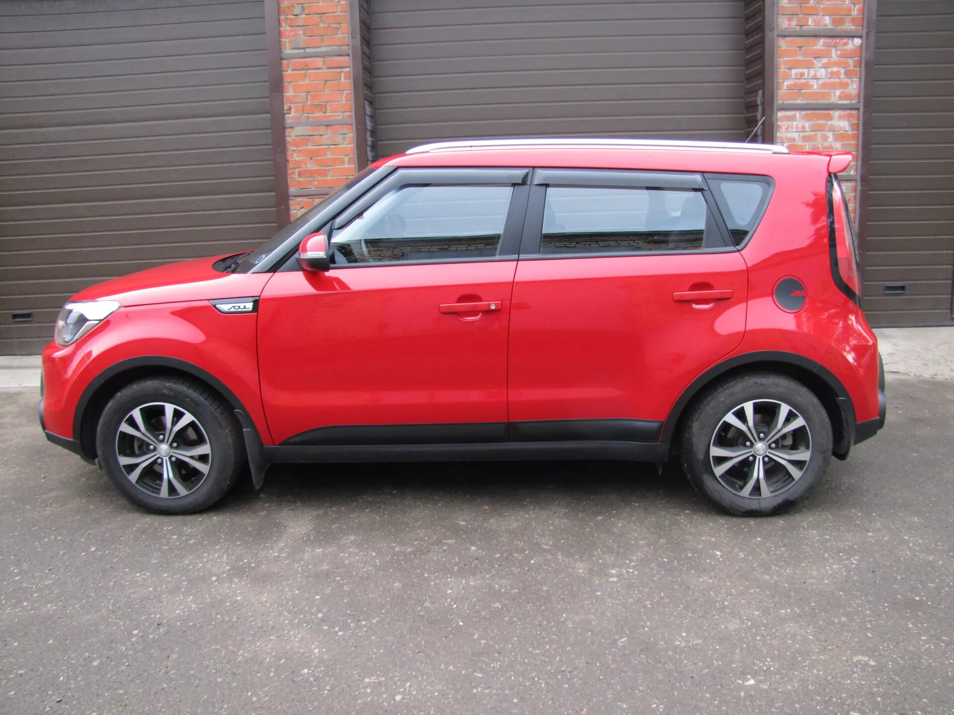 Соул накладки. Расширители арок киа соул 2. Хром накладки на киа соул 2. Kia soul с колёсами 245 60 18. Соул накладки.