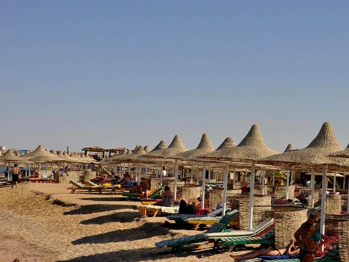 Aladdin beach hurghada. Египет отель алладин Бич Резорт. Отель алладин Хургада Египет. Aladdin Beach Resort 4 Египет Хургада. Alladin отель Хургады Египет.