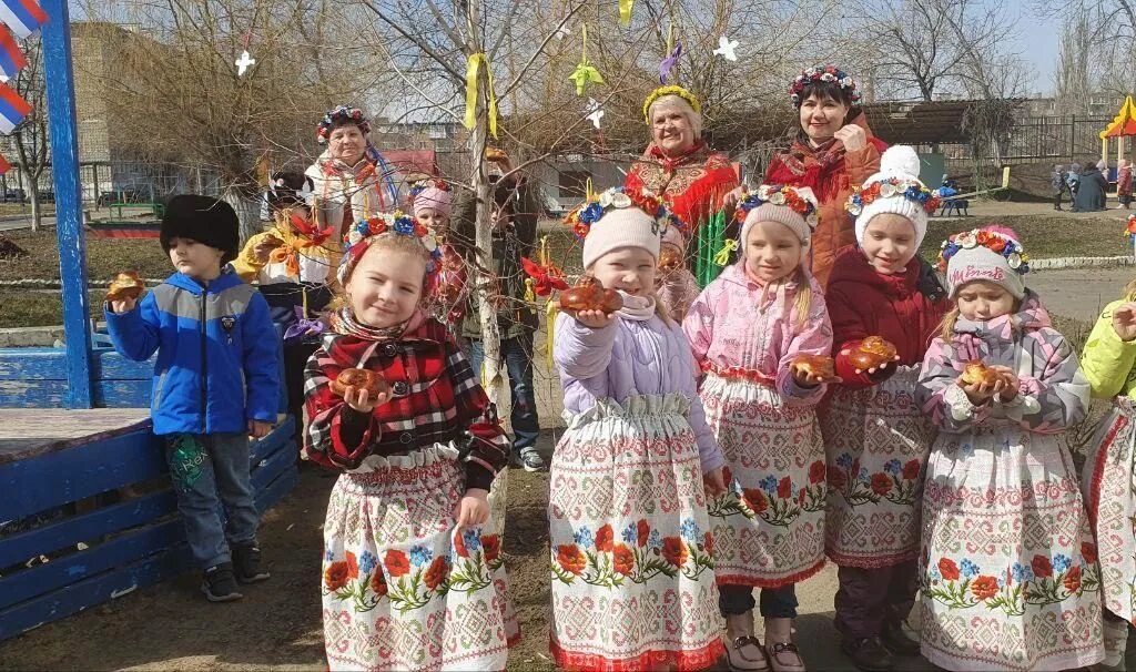 Праздник сороки жаворонки что за праздник. Народный праздник Жаворонки. Народный праздник сороки. Фольклорный праздник Жаворонки. Закликать весну.