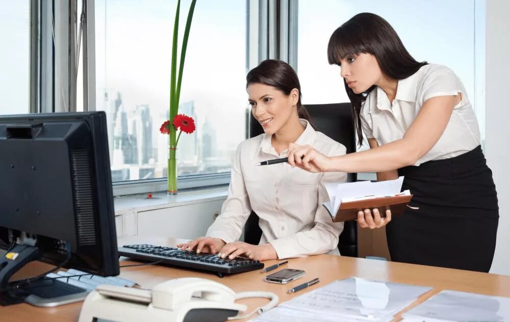 Девушка секретарь. Секретарь. Светлана настенко. Секретарь делопроизводитель. Офис менеджер это кто и чем занимается.