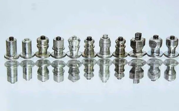 Шипы для шин. Шипы 1187029637. Типы шиповых соединений. Таблица винтовых шипов. Чертеж дошиповка шин.