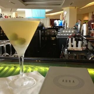 Aura lounge