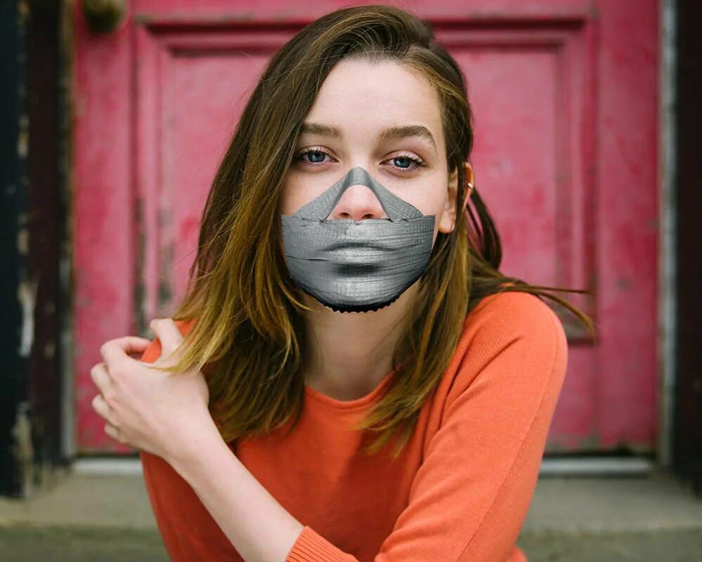 Скотч на рот. Связанные с заклеенным ртом. Эмма стоун gagged. Повязка на глаз. Девушек завязывают скотч.