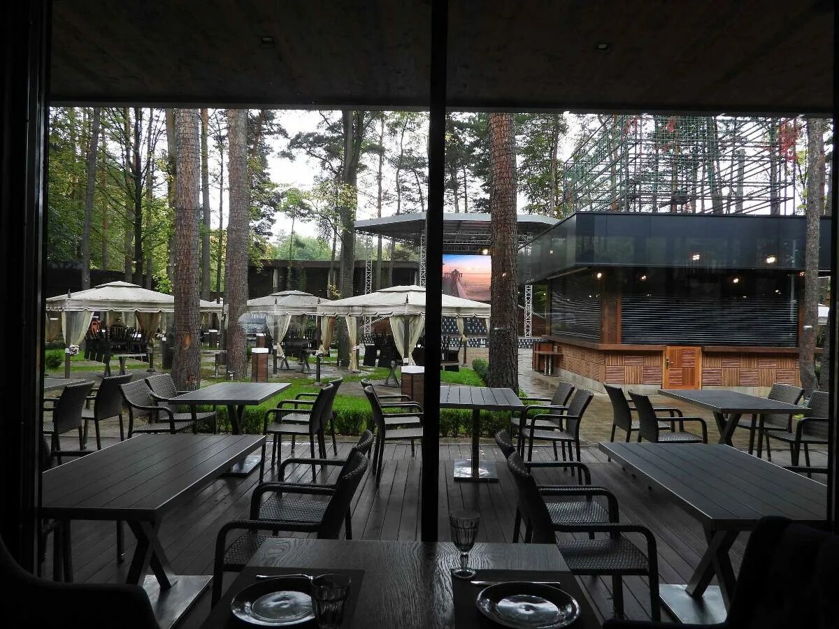 Кафе дендрарий владикавказ. Кафе дендрарий владикавказ. Дендрарий парк владикавказ ресторан. Дендрарий парк владикавказ ресторан. Дендрарий осетия ресторан.