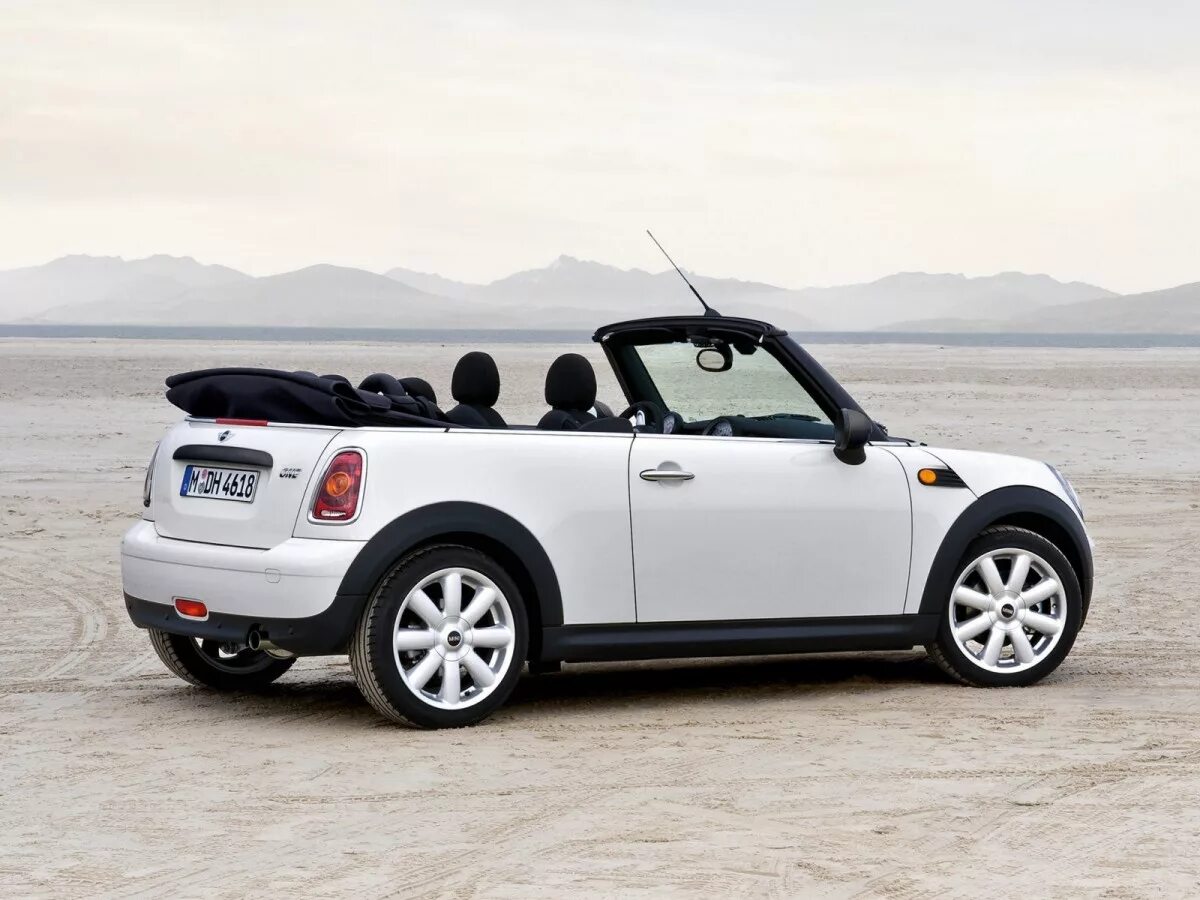 Включи мими машины. Mini Cooper Cabrio. Мини Купер кабриолет 2009. Mini Cooper s Cabrio 2014. Mini Cooper Cabrio 2010.