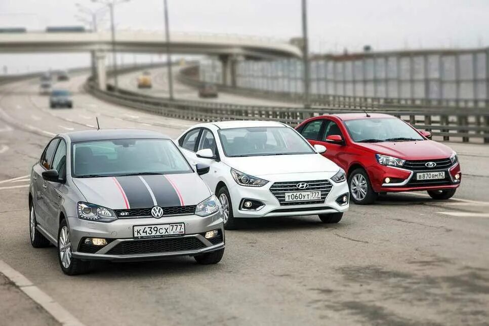 Kia volkswagen. Polo vs Hyundai Solaris. Солярис Рио поло Рапид. Hyundai Solaris Kia Rio Volkswagen Polo. Поло vs Рапид vs Solaris vs Rio.