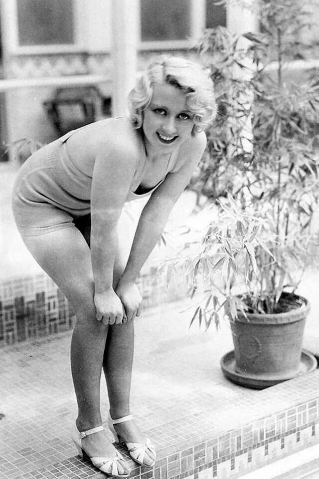 Зрелая мать ретро. Joan Blondell. Joan Blondell Vintage. Ретро реальные блондинки. Ретро мамочки.