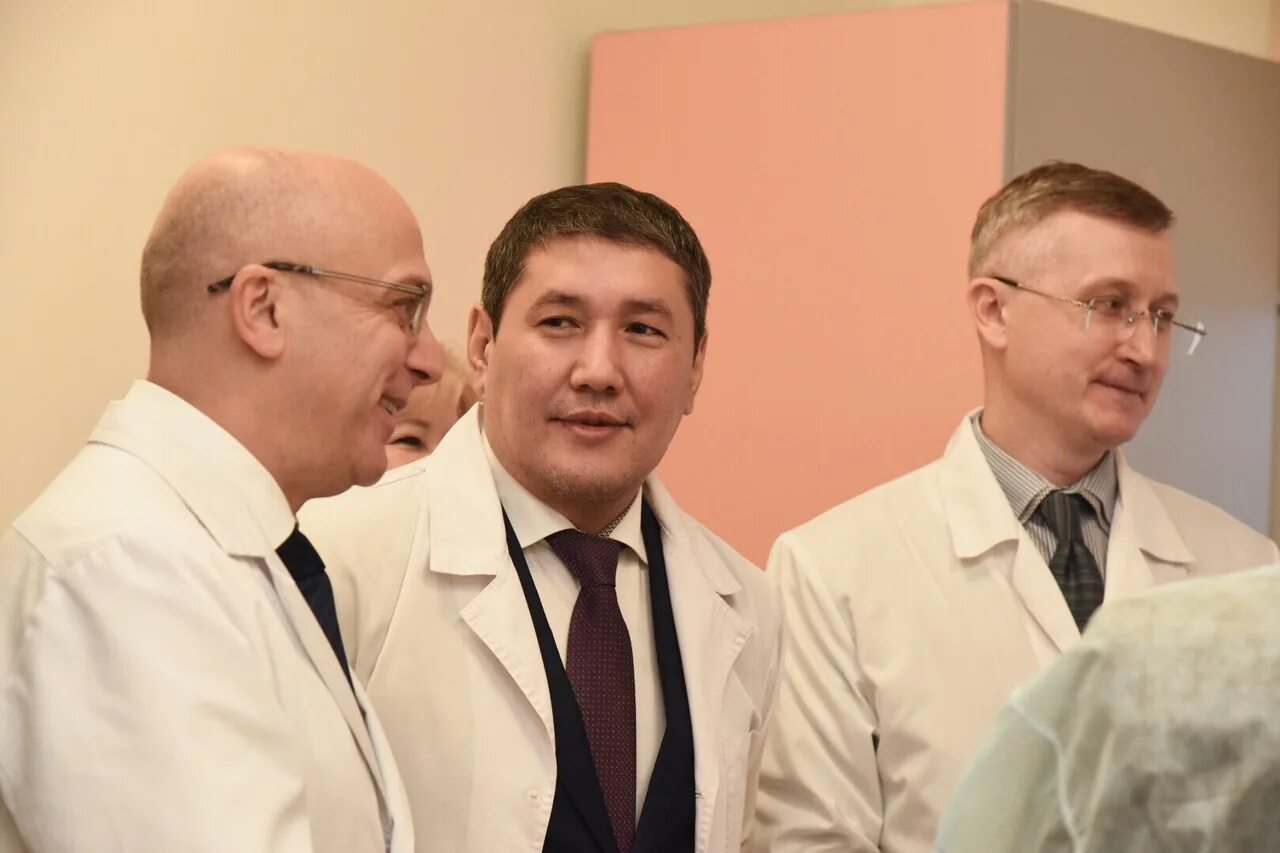 Министр карелии охлопков. Охлопков михаил егорович. охлопков михаил егорович министр здравоохранения республики. охлопков петрозаводск. главврач суоярвской црб.