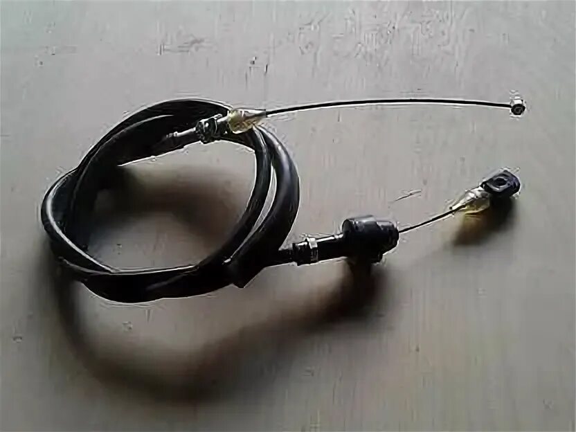 Трос газа 2107 инжектор артикул. Трос газа ваз 2107 автопартнер. Трос газа 21082. Трос газа ваз 2107. Тросик газа 2107.