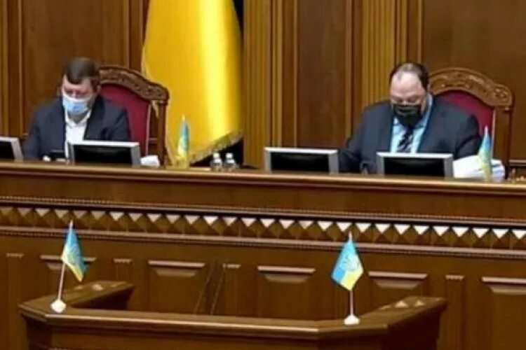 Депутат против правительства. Честного депутата посадили. Депутаты госдумы. Госдума спб. Депутат мантуров.