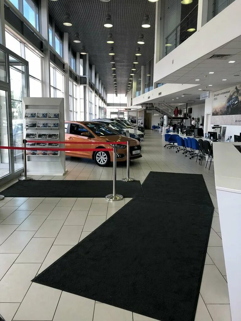 Автосалон форсаж санкт-петербург. Автосалон форсаж. Лада форсаж спб. Лада форсаж на бухарестской. Дилерский центр форсаж.