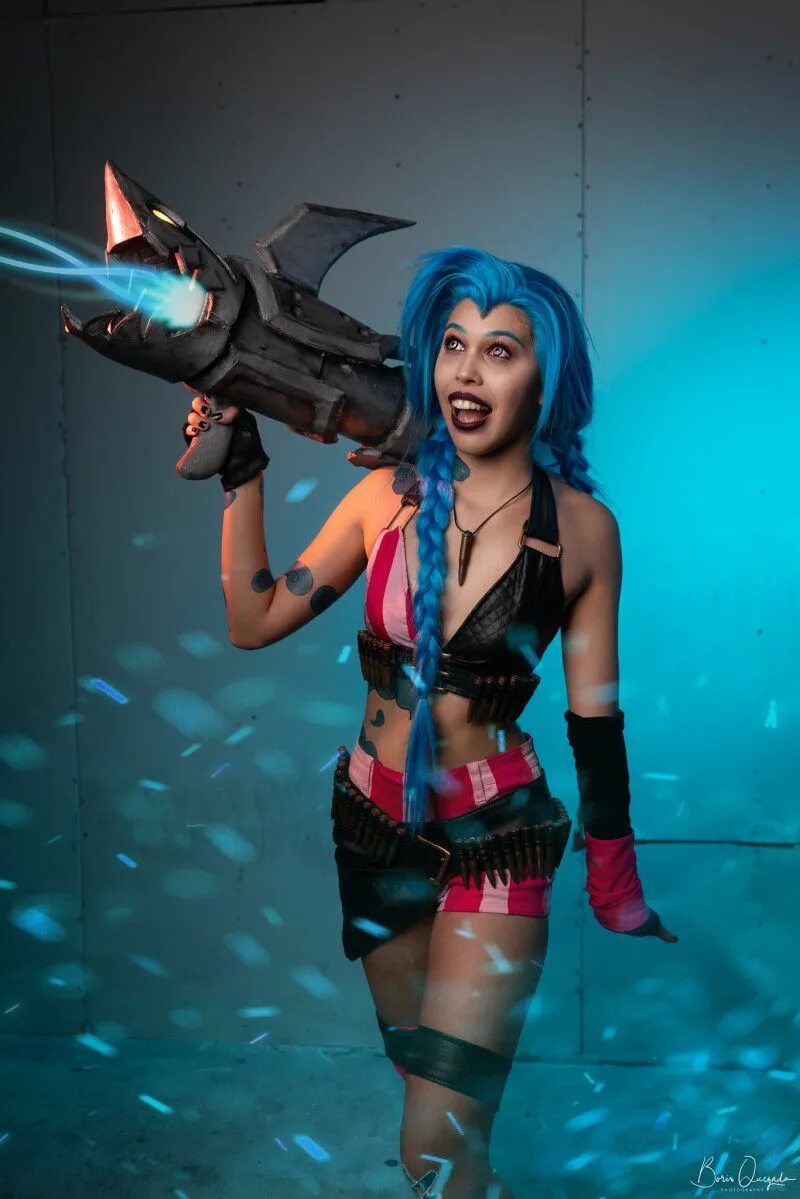 Jinx cosplay. Джинкс League of Legends косплей. Джинкс аркейн косплей. Jinx League of Legends косплей.