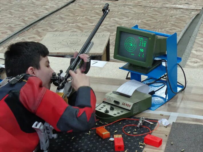 Стрельба г. Всероссийские соревнования по пулевой стрельбе. Соревнования по стрельбе из пневматической винтовки. Стрельба г. Стрелковый тир фото игровой реклама фото.