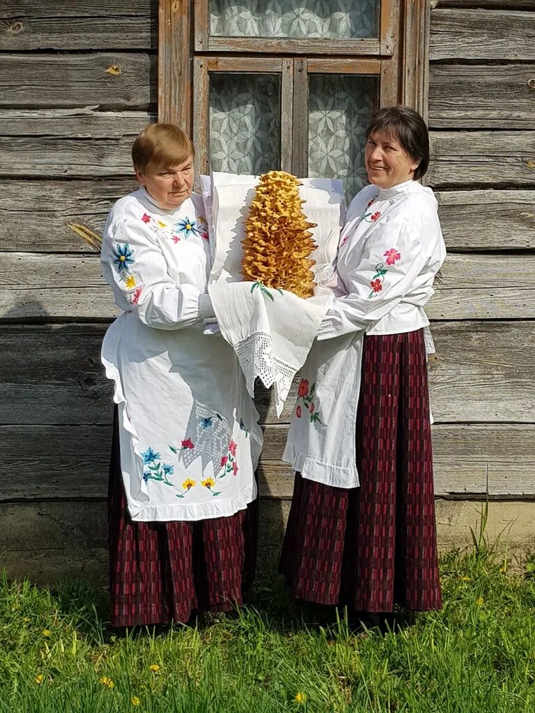 Культурные ценности белорусов. Белорусские ценности. Белорусский торт Банкуха. Ценности в Белоруссии фото.