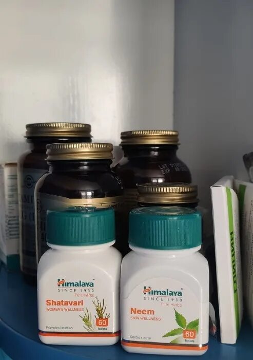 Гималаи маска для лица. Ним хималайа. Neem бад. Шатавари таблетки himalaya. Маска himalaya herbals.