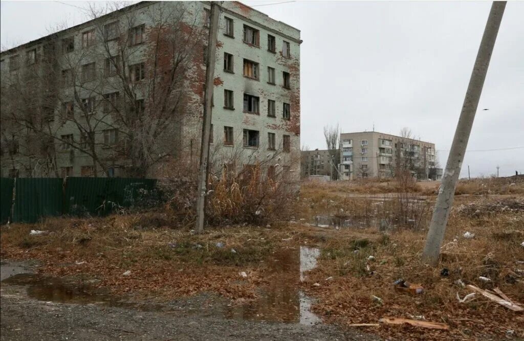 Феодоровская церковь, астрахань. Сквер строителей астрахань ацкк. Заброшенный завод астрахань ацкк. Ацкк города астрахани. Улица мейера астрахань.