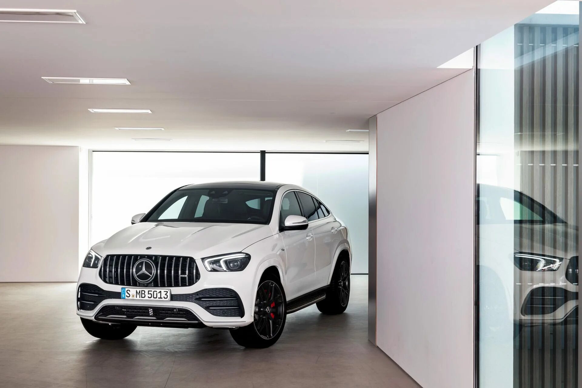 Мерседес бенц амг гле 53 4 матик. Мерседес-бенц amg gle 53 4matic. Мерседес-бенц amg gle 53 4matic. Mercedes кроссовер gle 53. Мерседес amg gle 53.