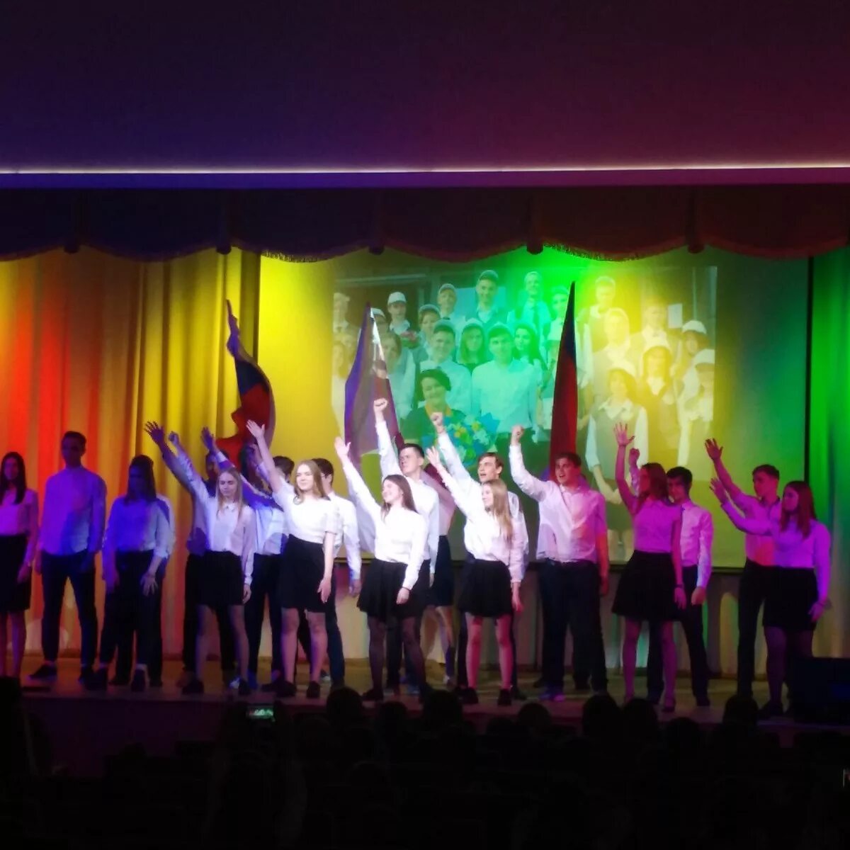 школа 85. школа 85 лесная поляна учителя. школа номер 85 кемерово лесная поляна. учителя школы 85 кемерово лесная поляна. школа 85 кемерово лесная поляна.