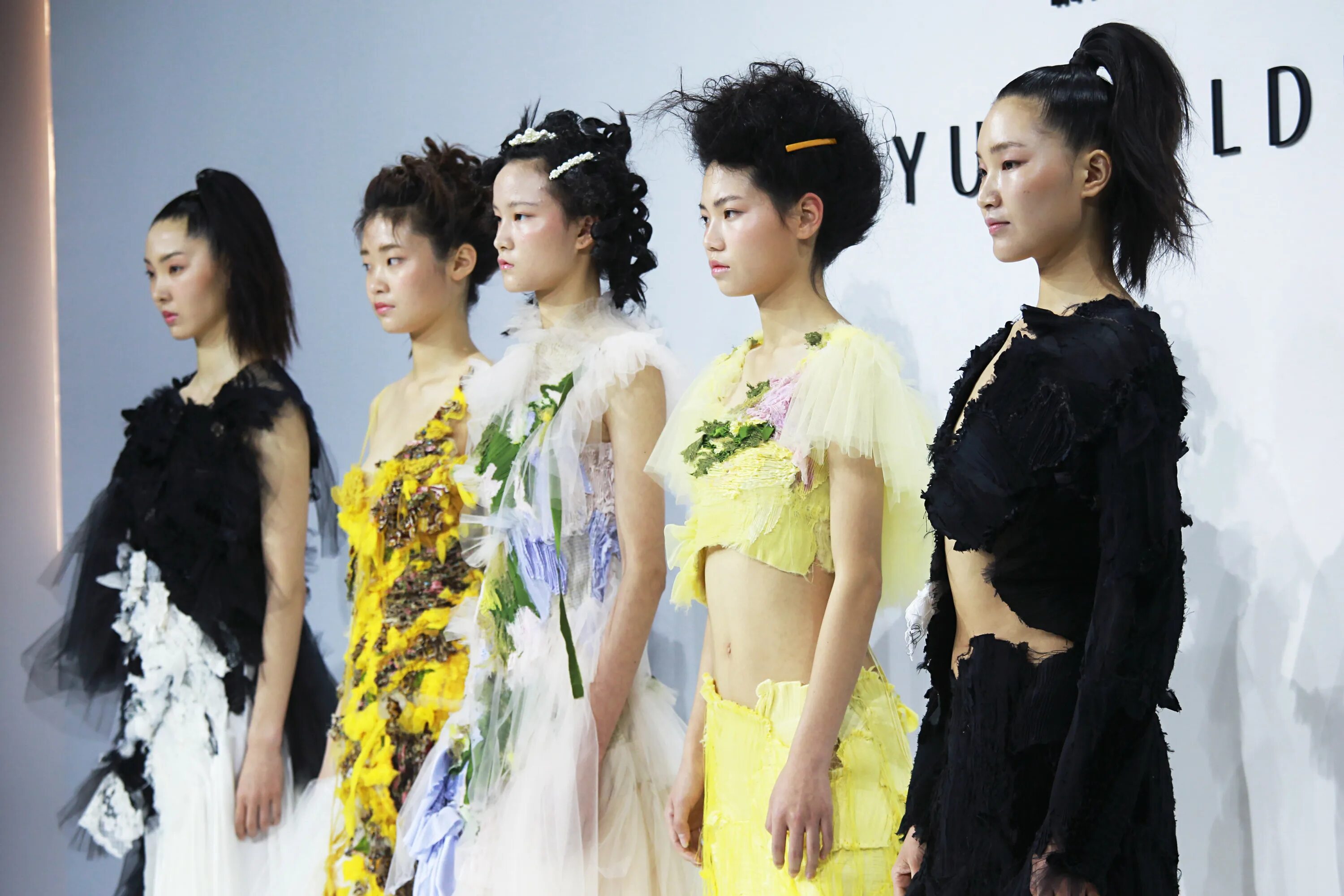 Шанхай Fashion week. Неделя моды в Шанхае 2020. Шанхай неделя моды. Китайская мода. Звезды в китае новое шоу