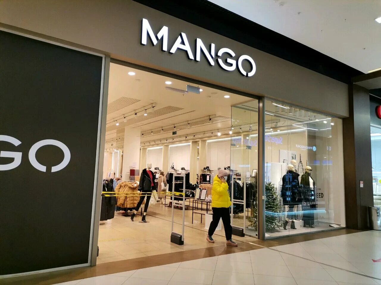 Магазин манго израиль. Mango магазин. Манго московский. Манго московский. Магазин манго волгоград.