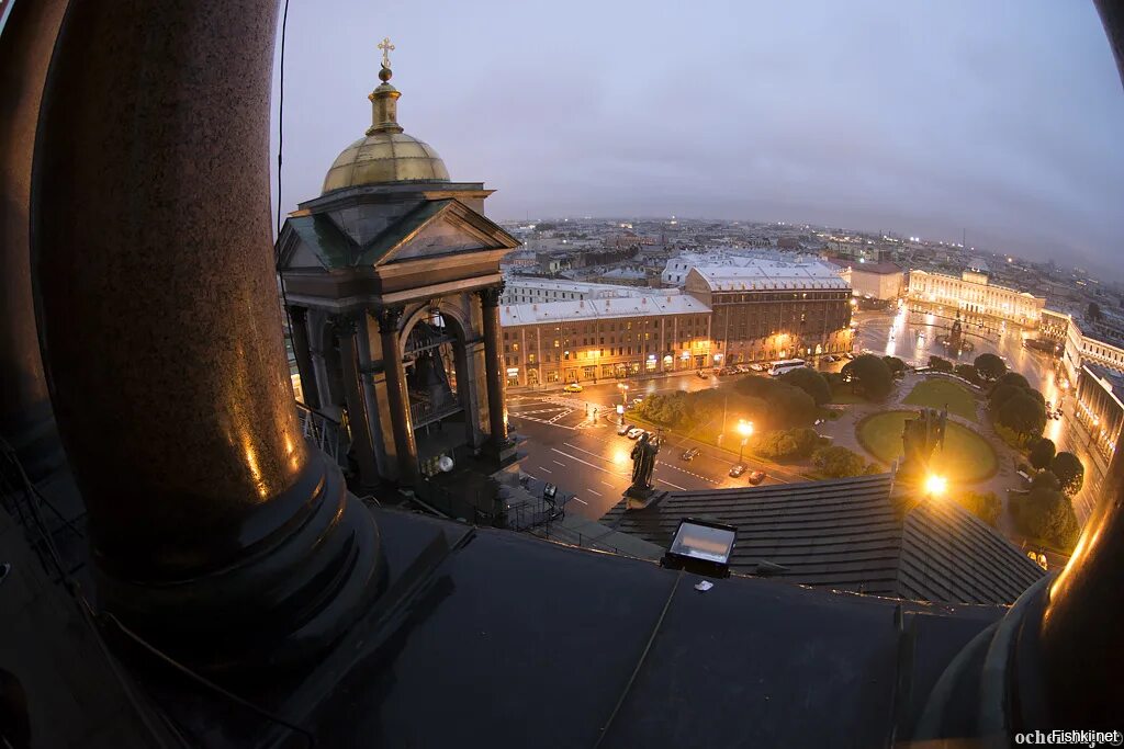 Смотровые площадки в санкт петербурге. Исаакиевский собор в санкт-петербурге колоннада. колоннада исаакиевского собора. исаакиевский собор в санкт-петербурге смотровая площадка. колоннада исаакиевского собора крыша.