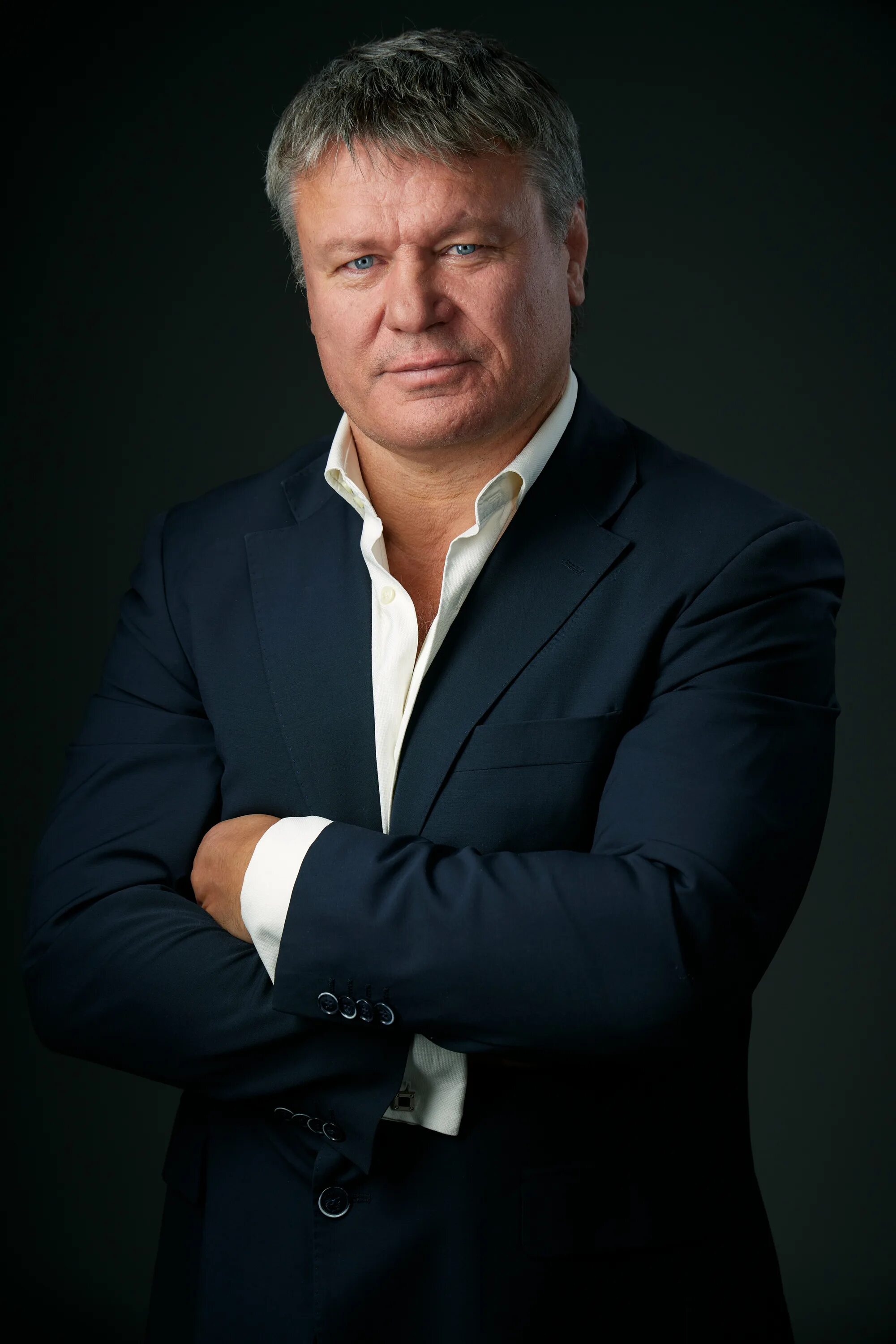 Олег тактаров солдаты. Тактаров биография национальность. Олег тактаров в молодости. Олег тактаров хищники. Олег тактаров актер.