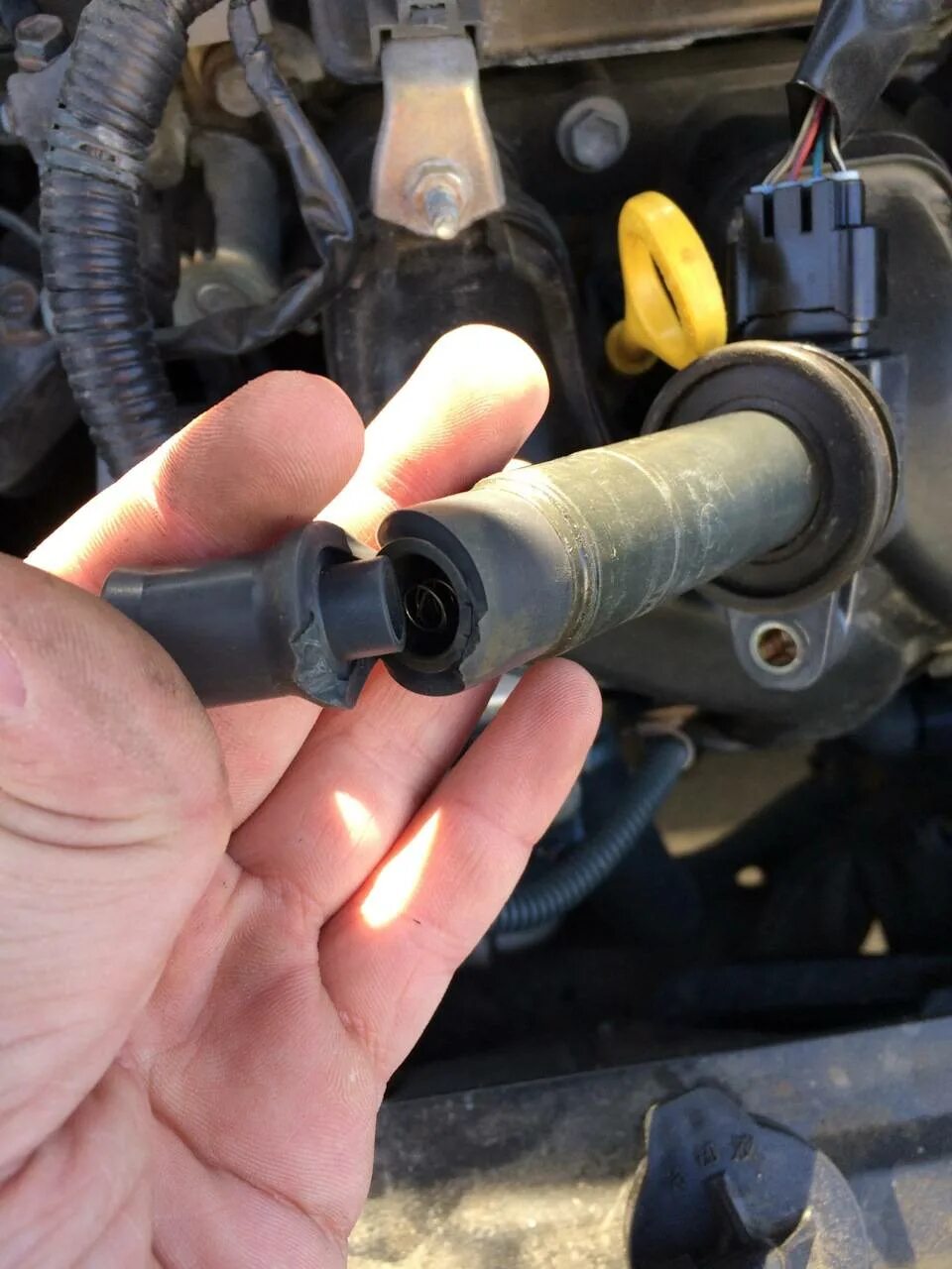 Машина дёргается при разгоне. Hyundai solaris датчик срабатывания вентилятора. Рывки при движении автомобиля. Автомобиль при езде дергается. Дергается машина прииезде.