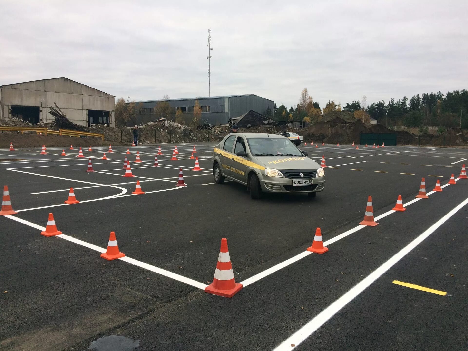 Автодром площадка. Разметка автодрома. Современные автодромы. Площадка для вождения автомобиля. Экзамен вождение на площадке