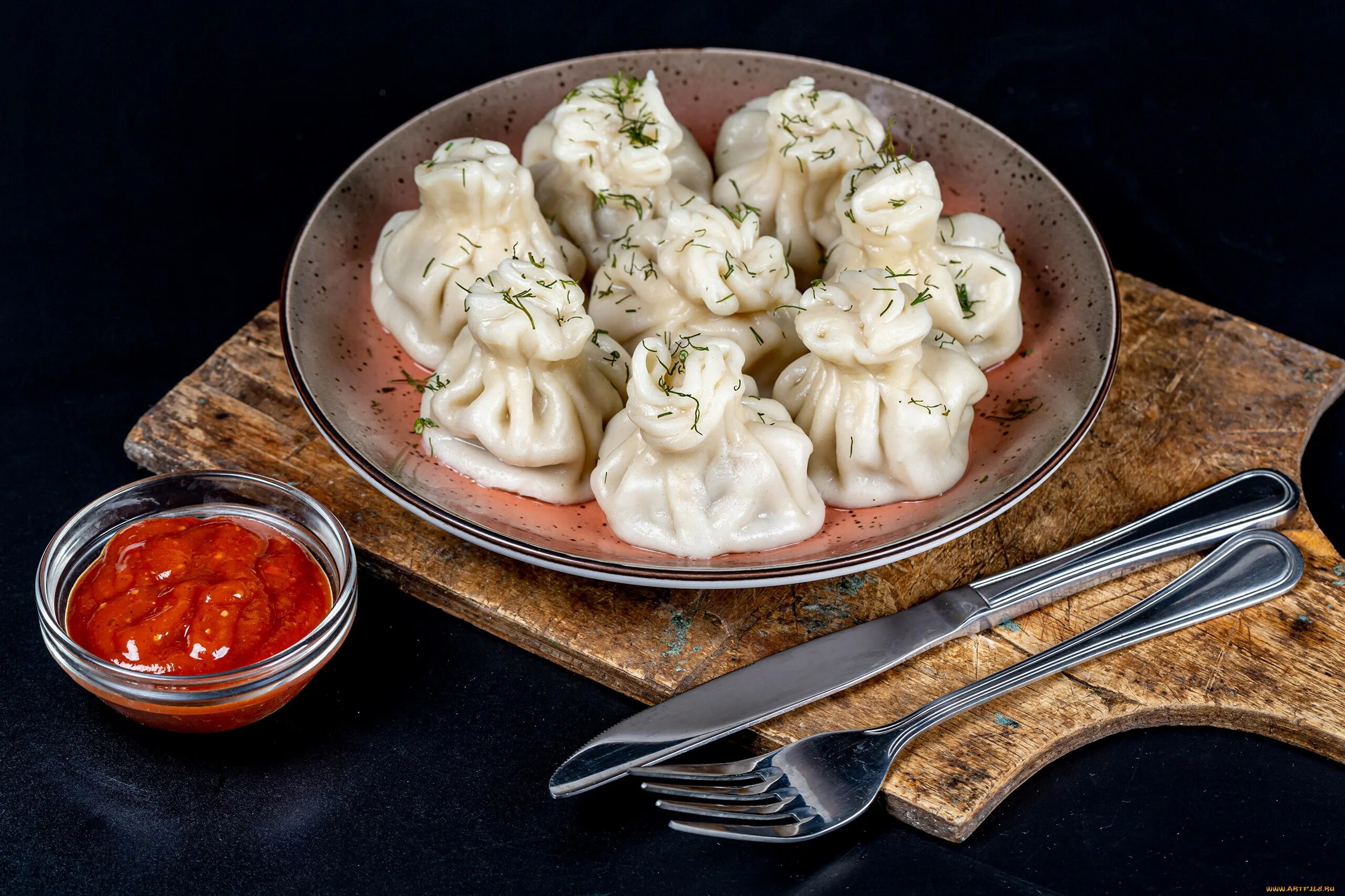 Пельмени манты хинкали вареники. Georgian Khinkali. Пельмени хинкали. Пельмени вареники манты хинкали. Хинкали с майонезом.