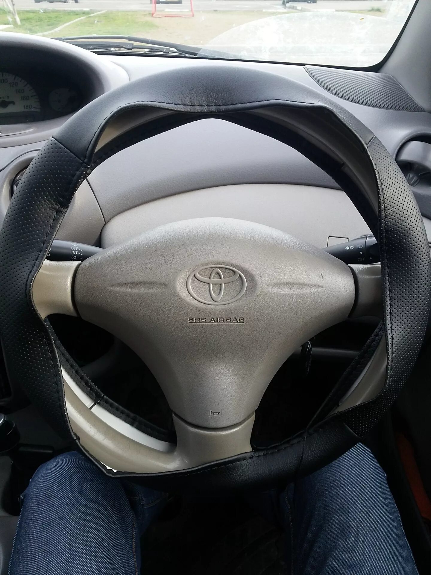 Тойота платц 1. Руль тойота платц. Руль toyota. Руль тойоты платц. Тойота платц 1 поколение.