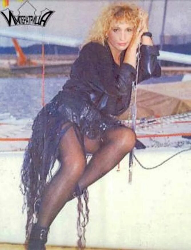 Ирина аллегрова в молодости. Ирина аллегрова в молодости горячие. Лариса удовиченко на пляже. Аллегрова в молодости. Аллегрова в молодости в купальнике.